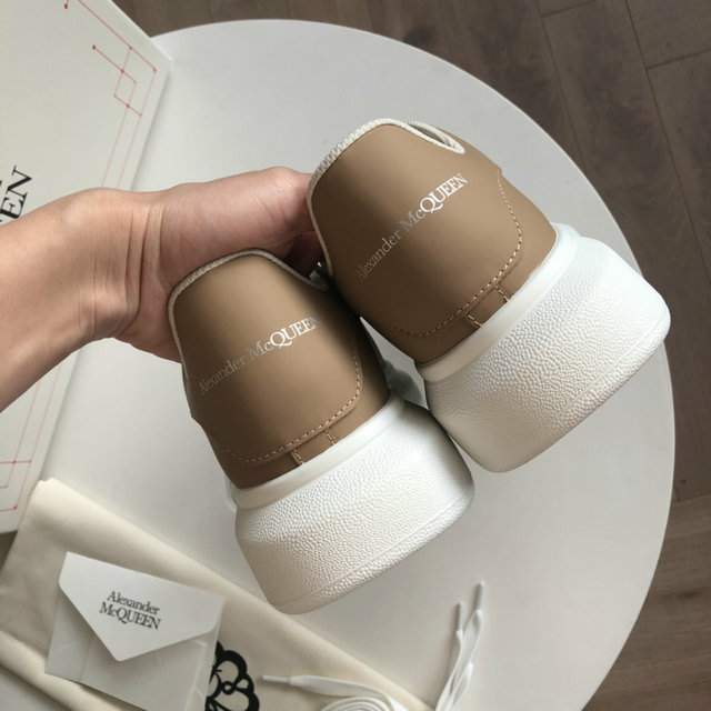 Picture of Alexander McQueen Shoes _SKU21815135SZ35-4414